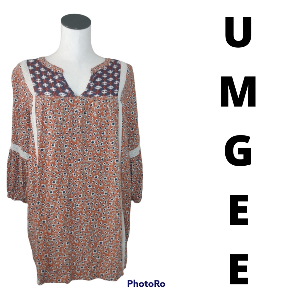 Umgee Floral Boho Flowing V Neck Blouse with elastic Quarter Sleeves Size Medium